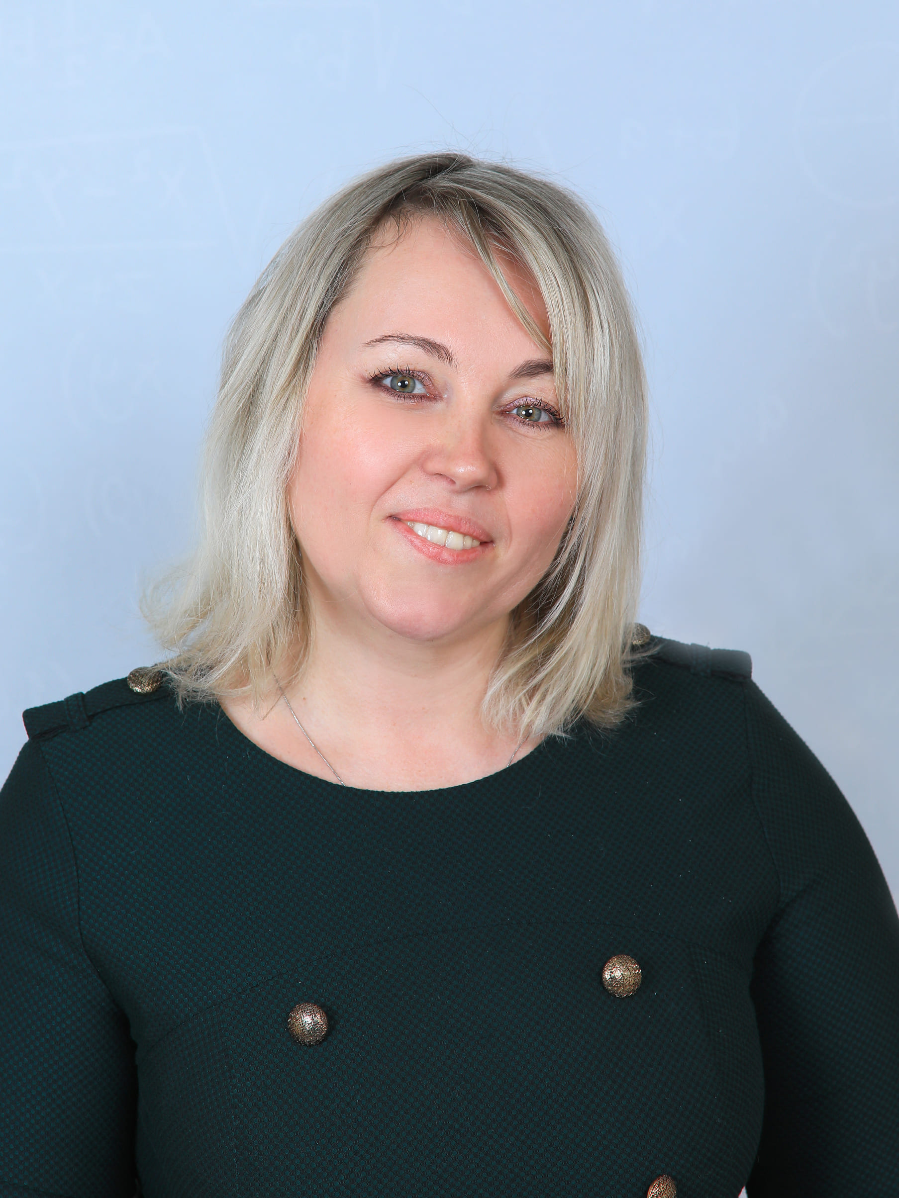 Попова Элла Юрьевна.